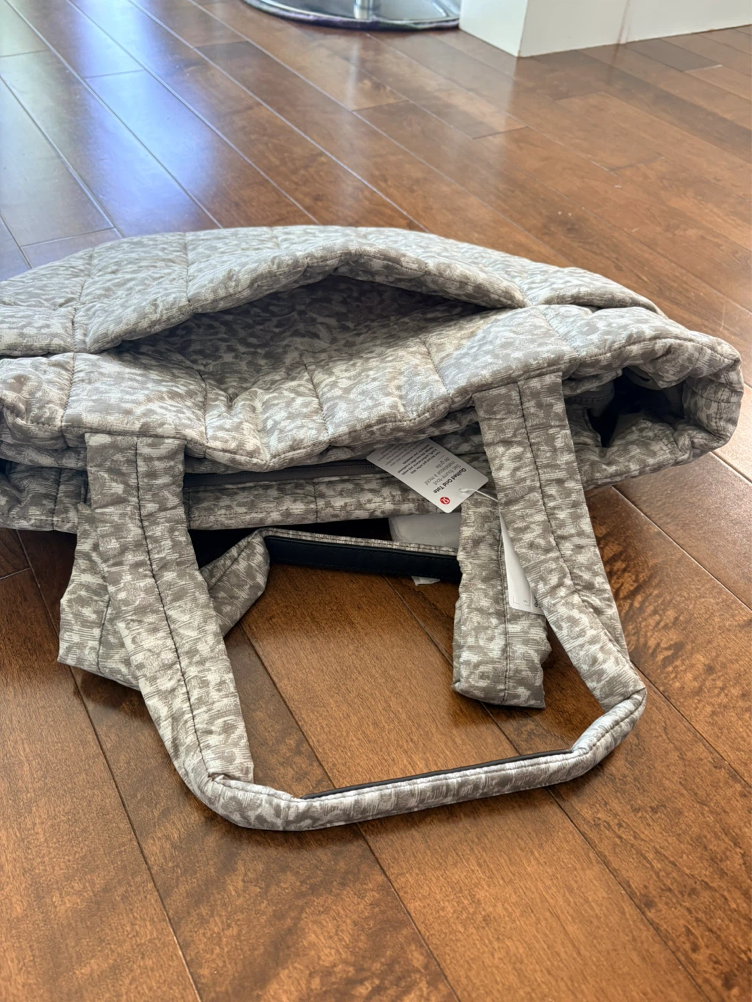 Lululemon Quilted Tote Bag Grey Leopard - photo 4