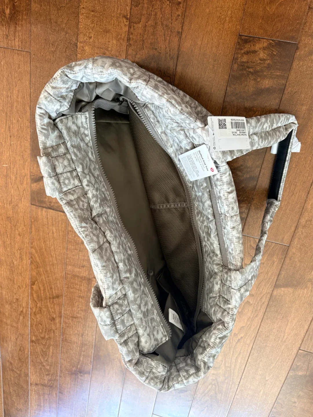 Lululemon Quilted Tote Bag Grey Leopard - photo 3