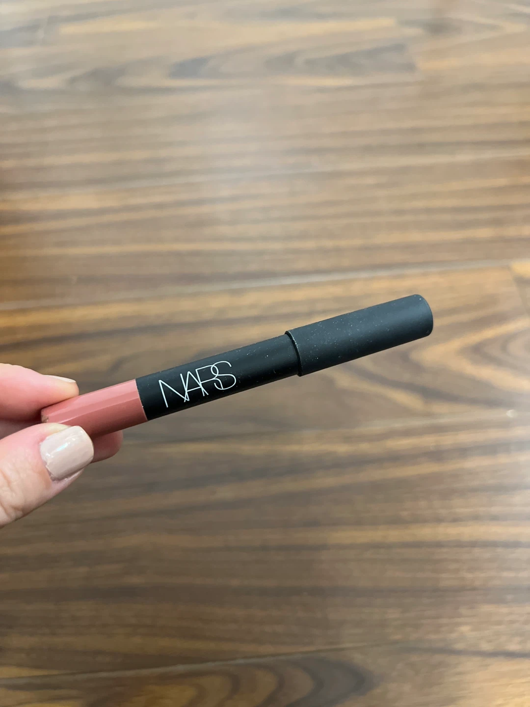 ⚽️NARS Velvet Matte Lip Pencil - Vicious