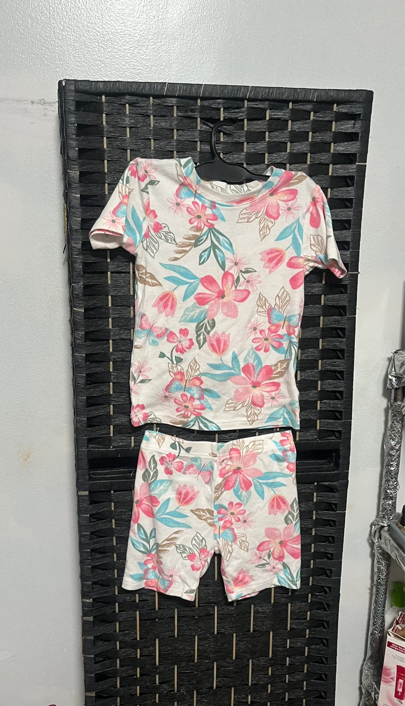 Girls Floral T-shirt and Shorts Set size 5 kids - photo 2