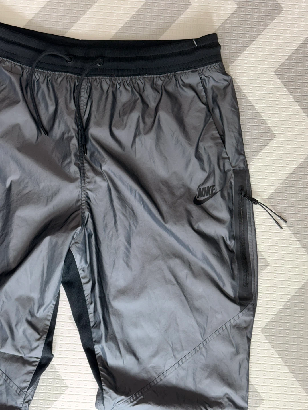 Nike Men's Lightweight Charcoal Pants