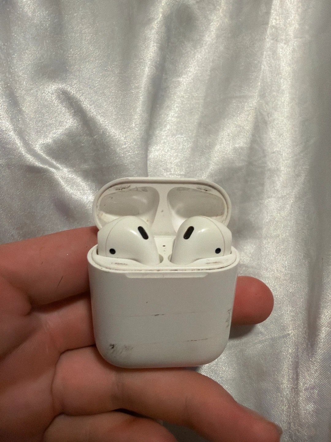Apple AirPods (2nd Generation) - photo 2