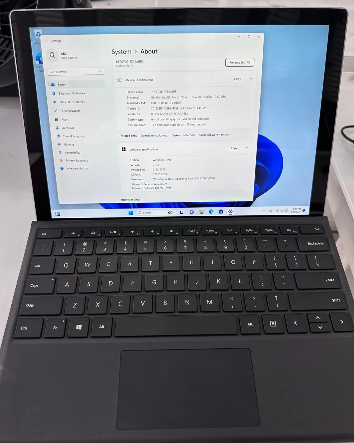 Microsoft Surface Pro 7 - 128GB SSD, 8GB RAM - photo 2
