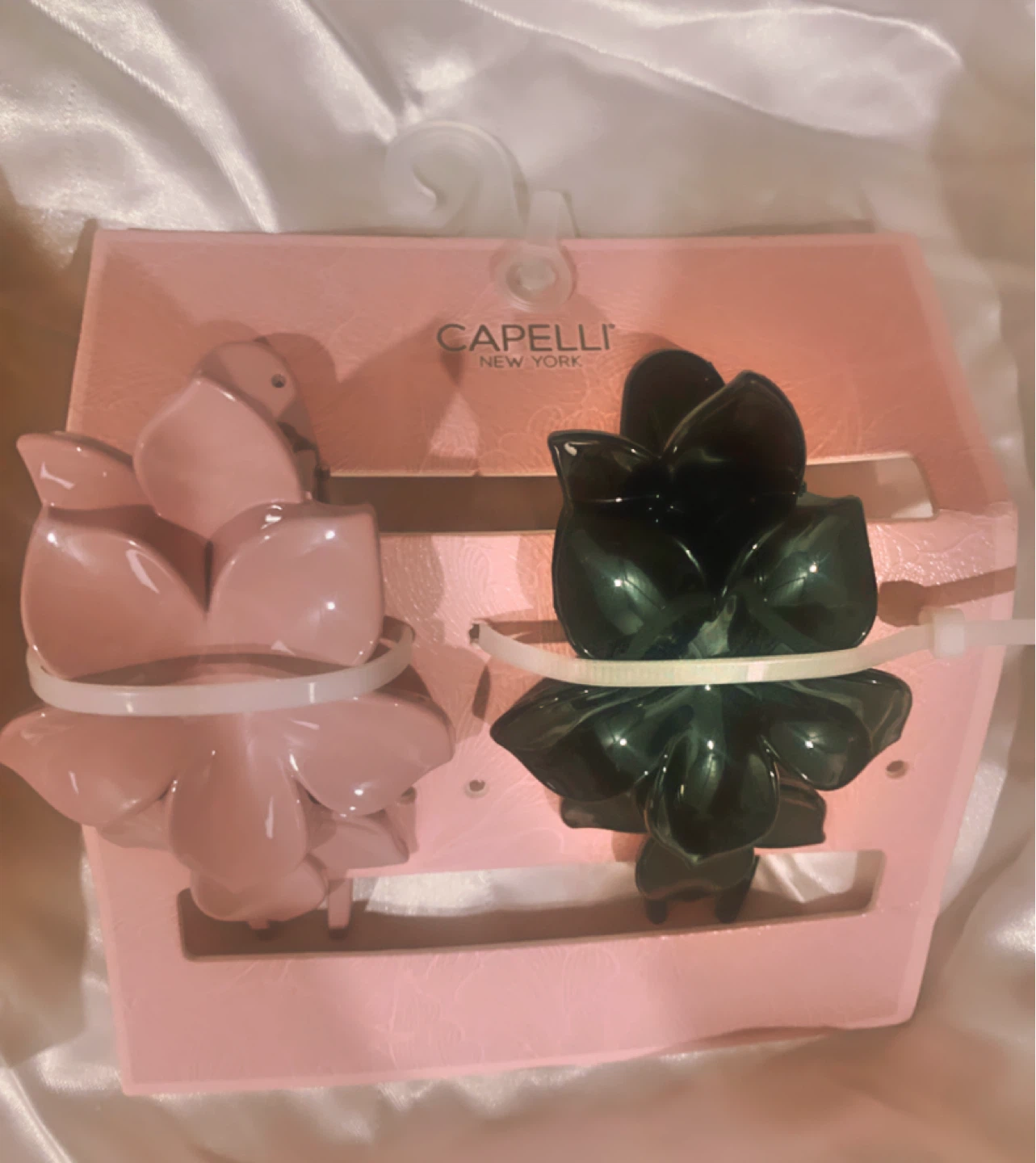 Capelli New York Flower Hair Claw Clips (2-Pack) ⚽️