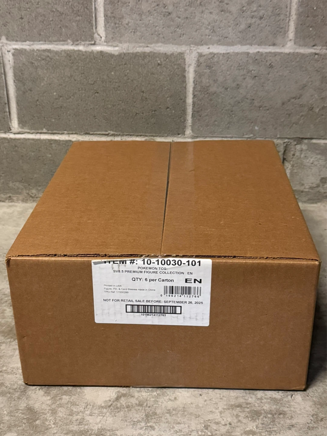 Prismatic evolution premium figure collection case
