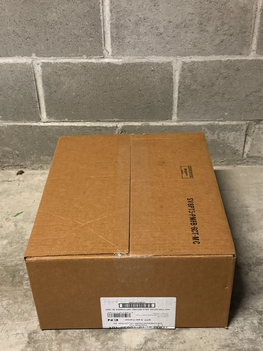 Prismatic evolution premium figure collection case - photo 2