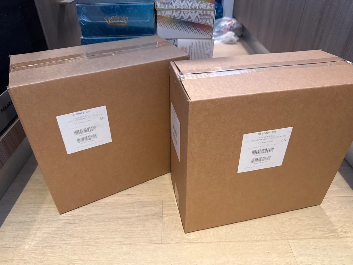 Prismatic evolution super premium collection sealed case - photo 2