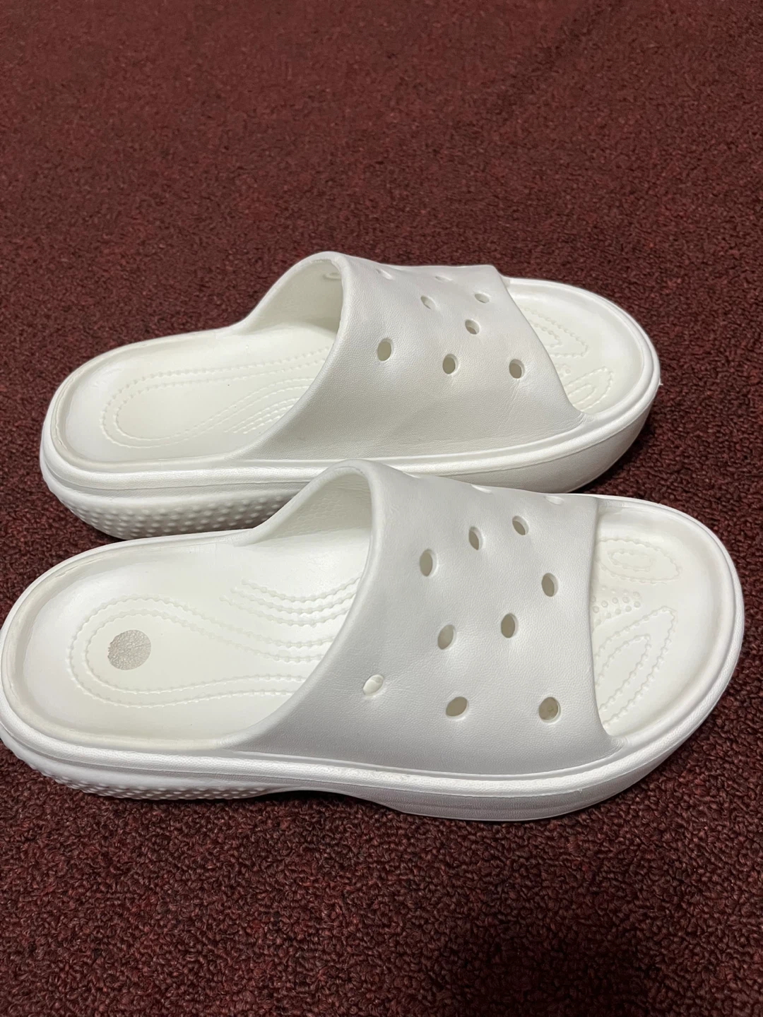 White Slide Sandals Used / like New ⚽️ - photo 4