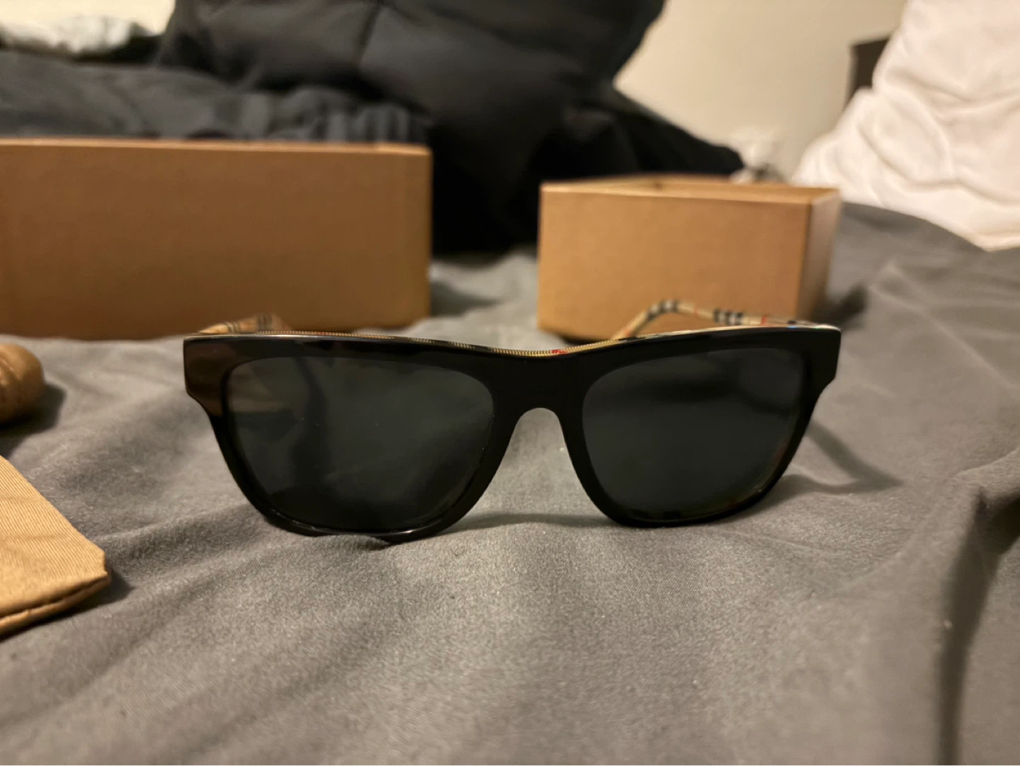Burberry Sunglasses with Case and Box - photo 4