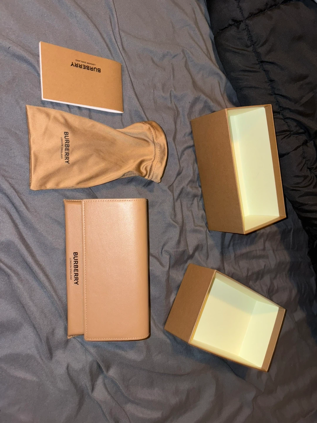 Burberry Sunglasses with Case and Box - photo 3
