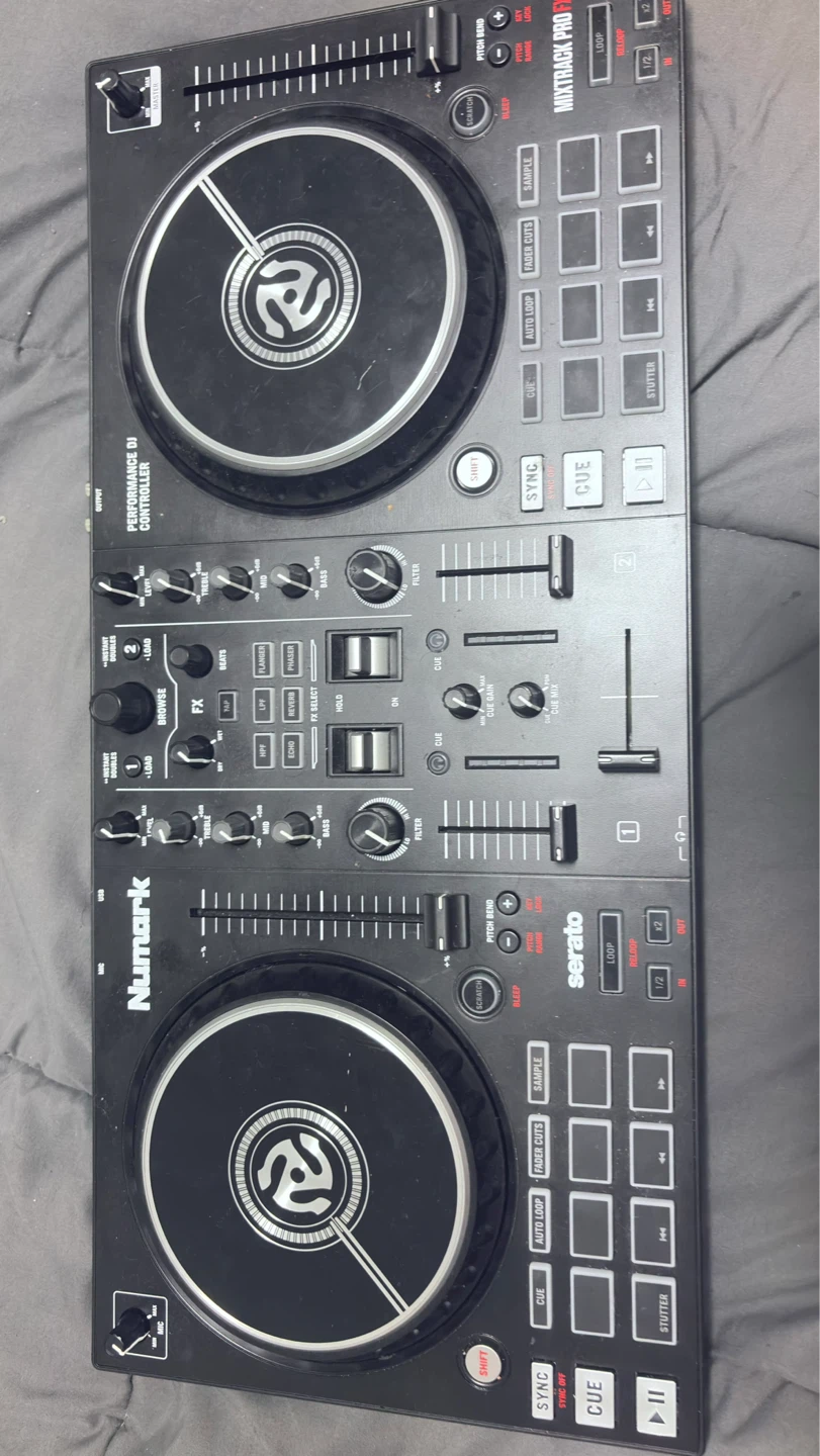Numark Mixtrack Pro FX DJ Controller - photo 5