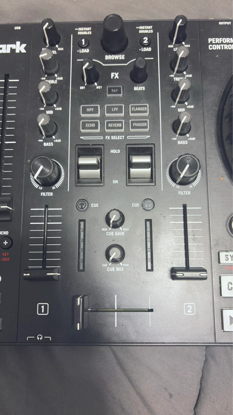 Numark Mixtrack Pro FX DJ Controller - photo 3