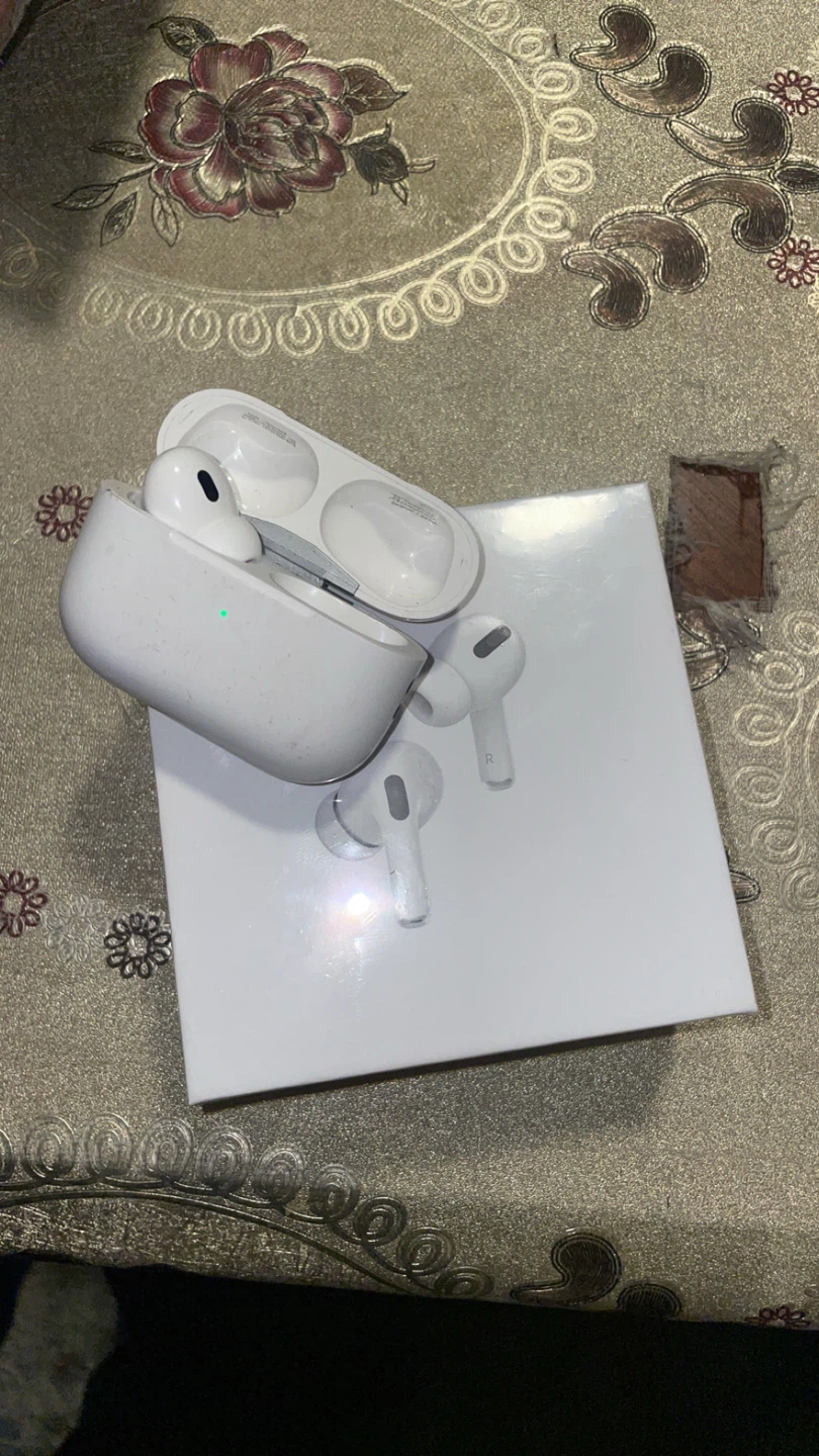 Apple AirPods Pro (2nd Gen) Wireless Earbuds