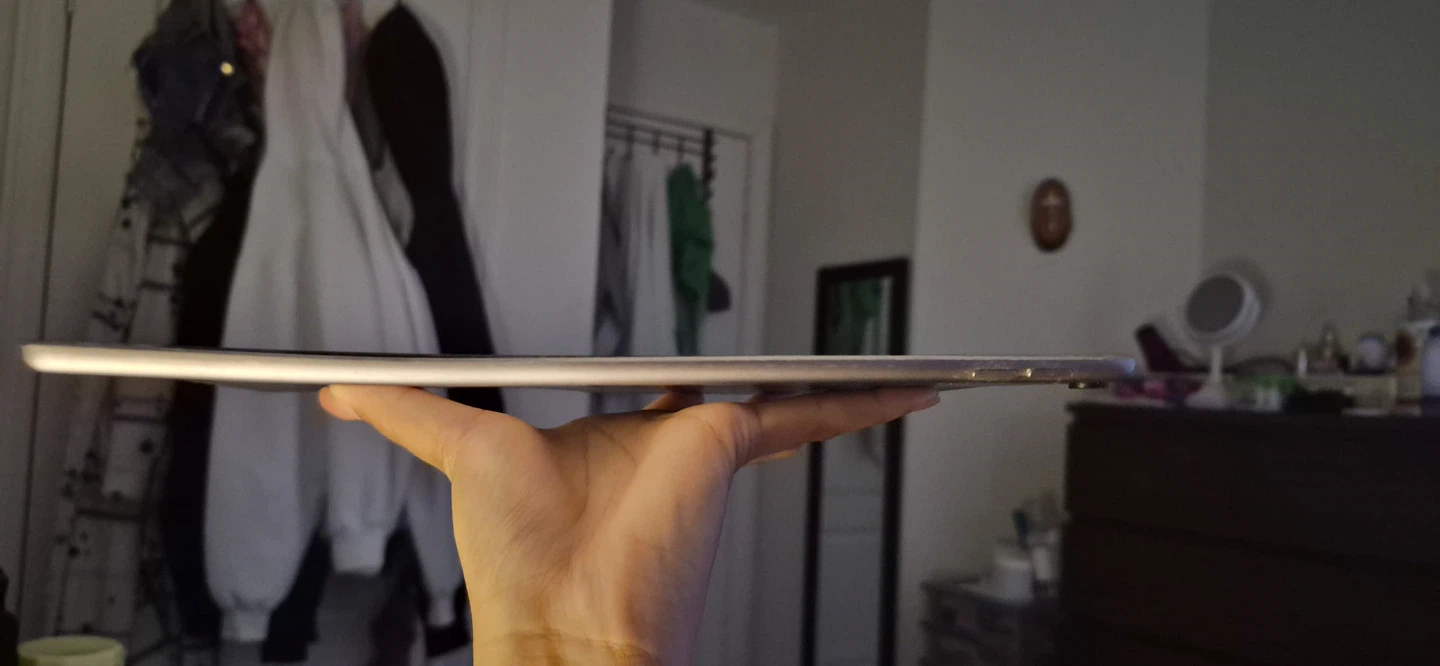 ipad pro 2017- PARTS ONLY- need gone - photo 3