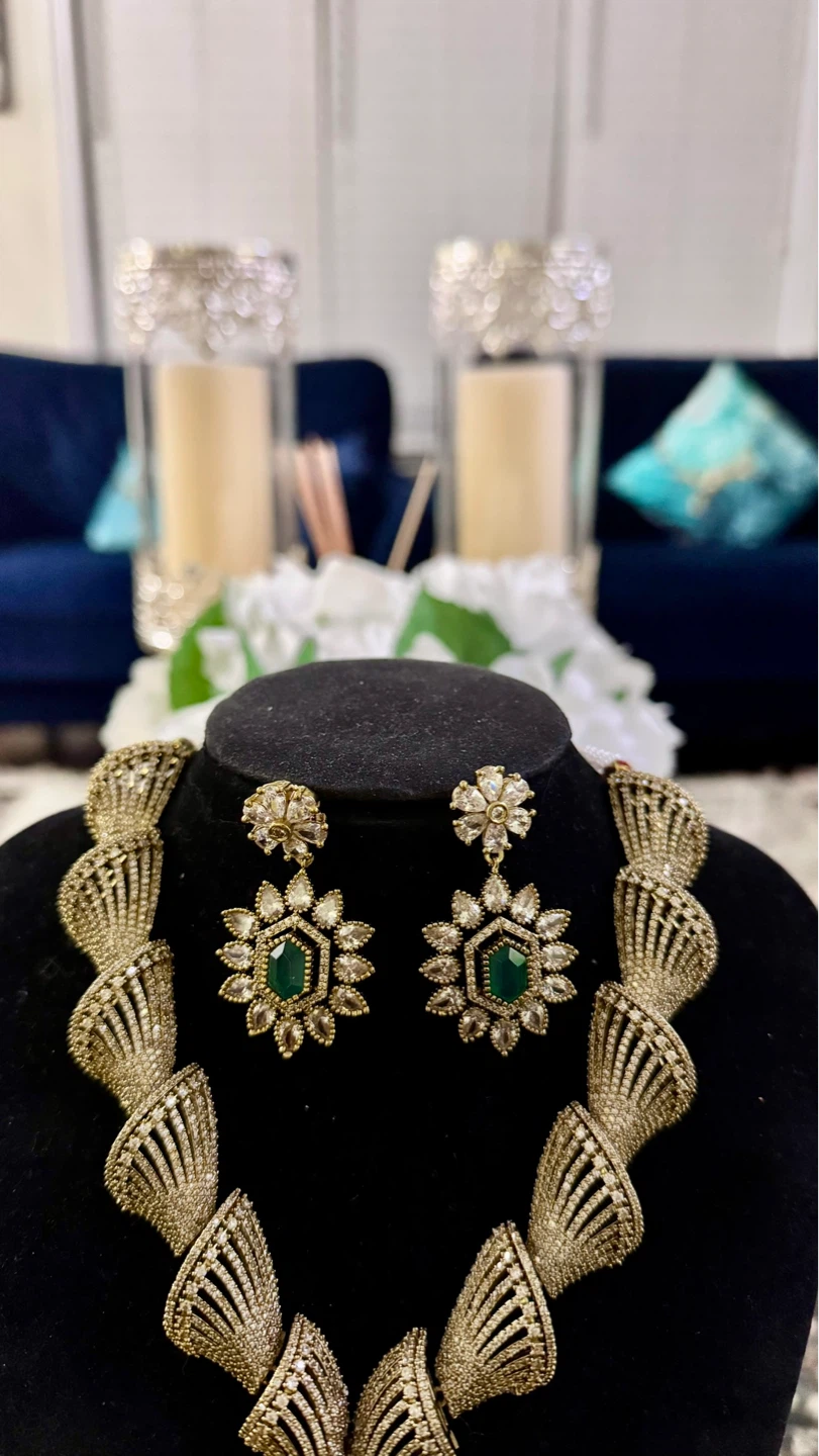 Nano setting Necklace and Earring Set with Green Gemstones - photo 2