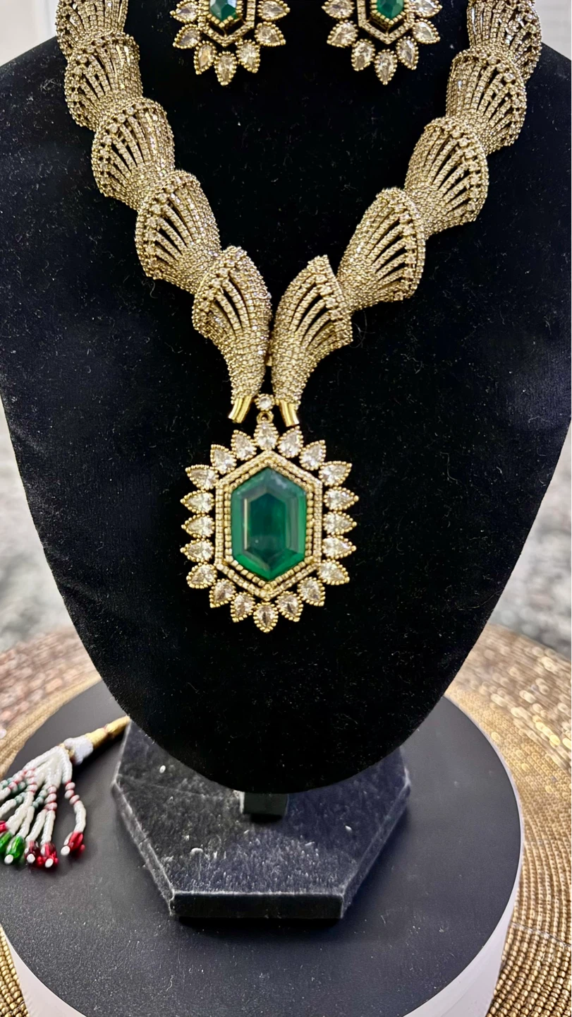 Nano setting Necklace and Earring Set with Green Gemstones - photo 3