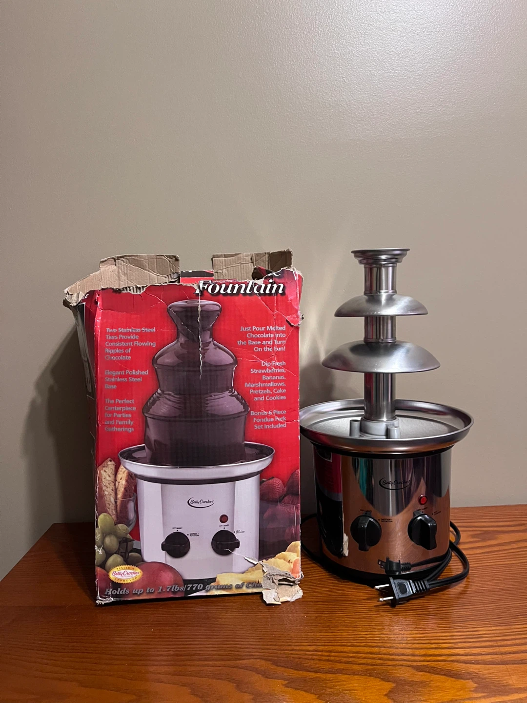 FONDUE FOUNTAIN & VINTAGE FONDUE POT - photo 2