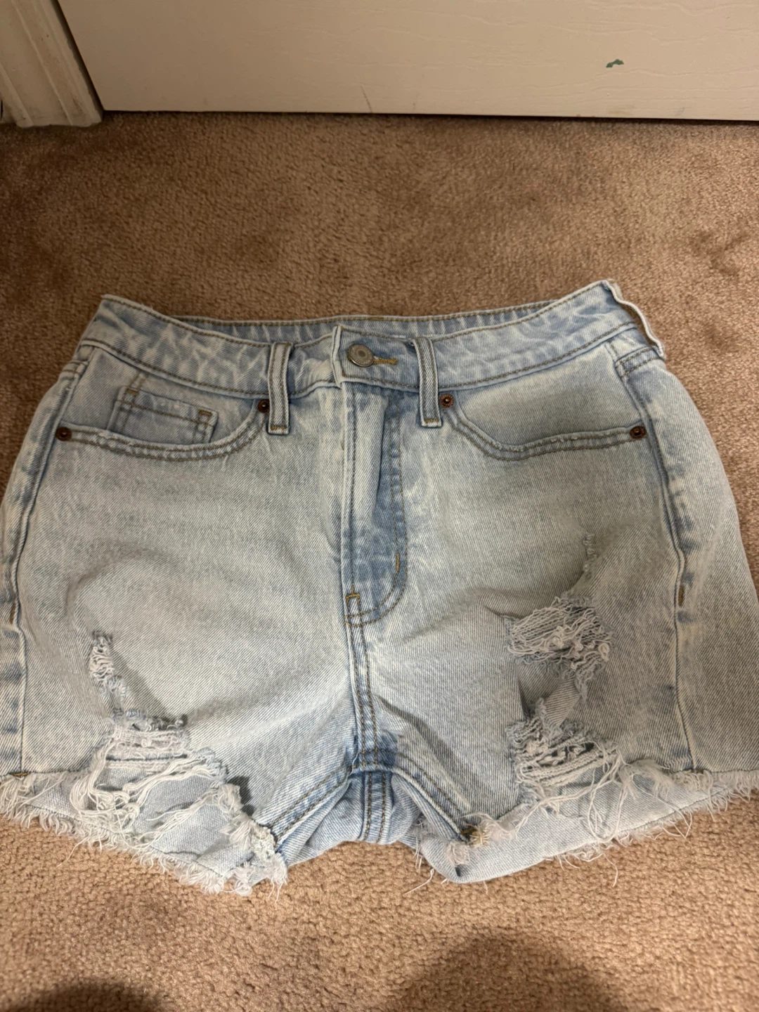 Old Navy Distressed Denim Shorts Size 4