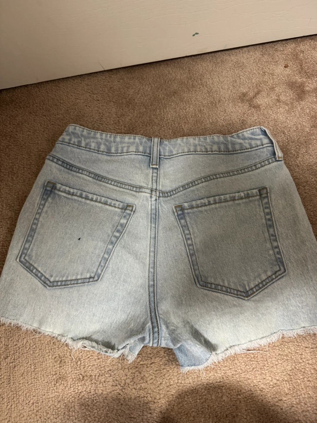 Old Navy Distressed Denim Shorts Size 4 - photo 3