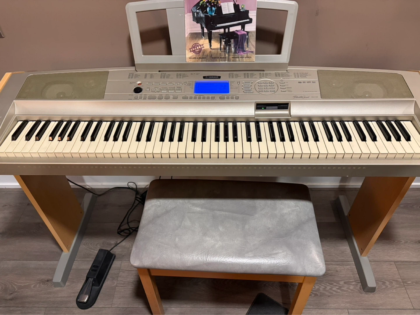 Yamaha Keyboard