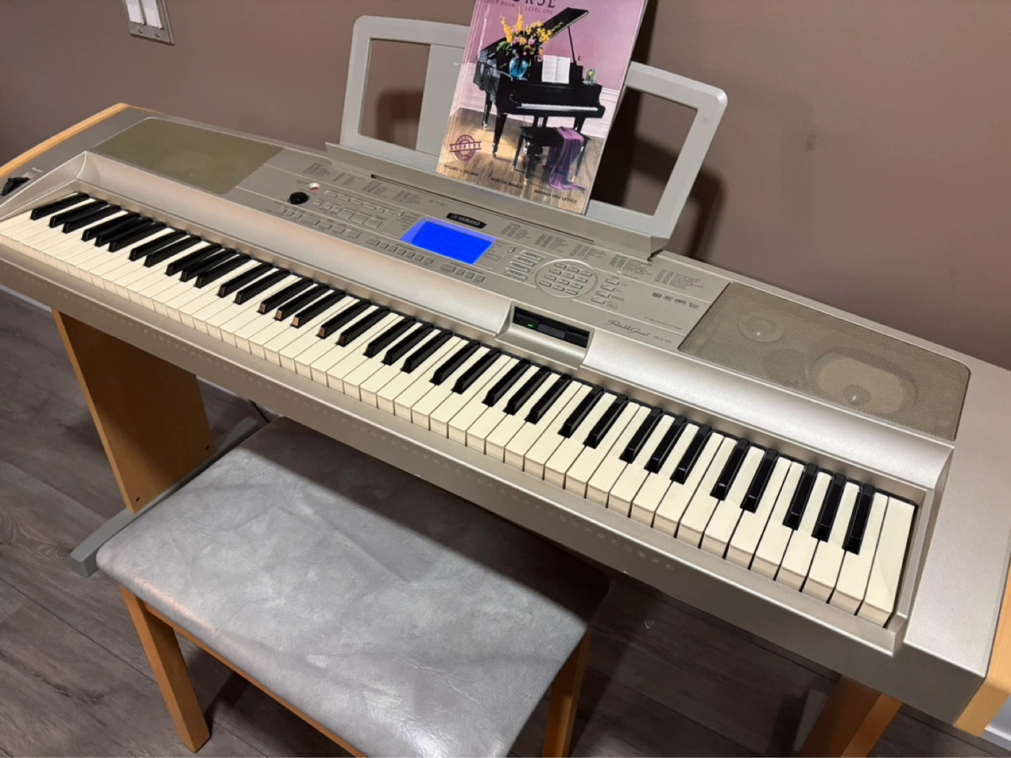Yamaha Keyboard - photo 2