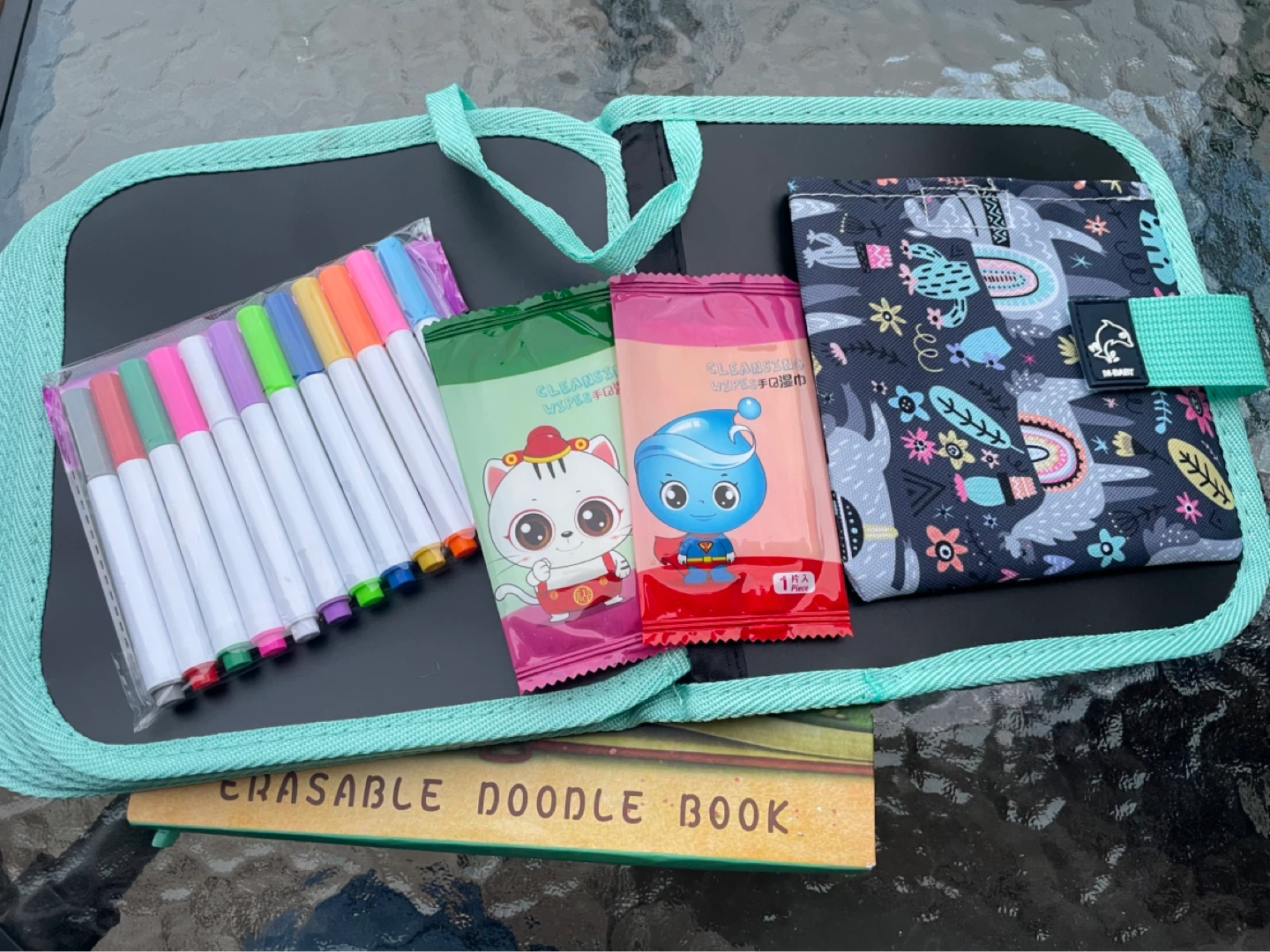⚽️ New CINNOE Erasable Doodle Book with markers