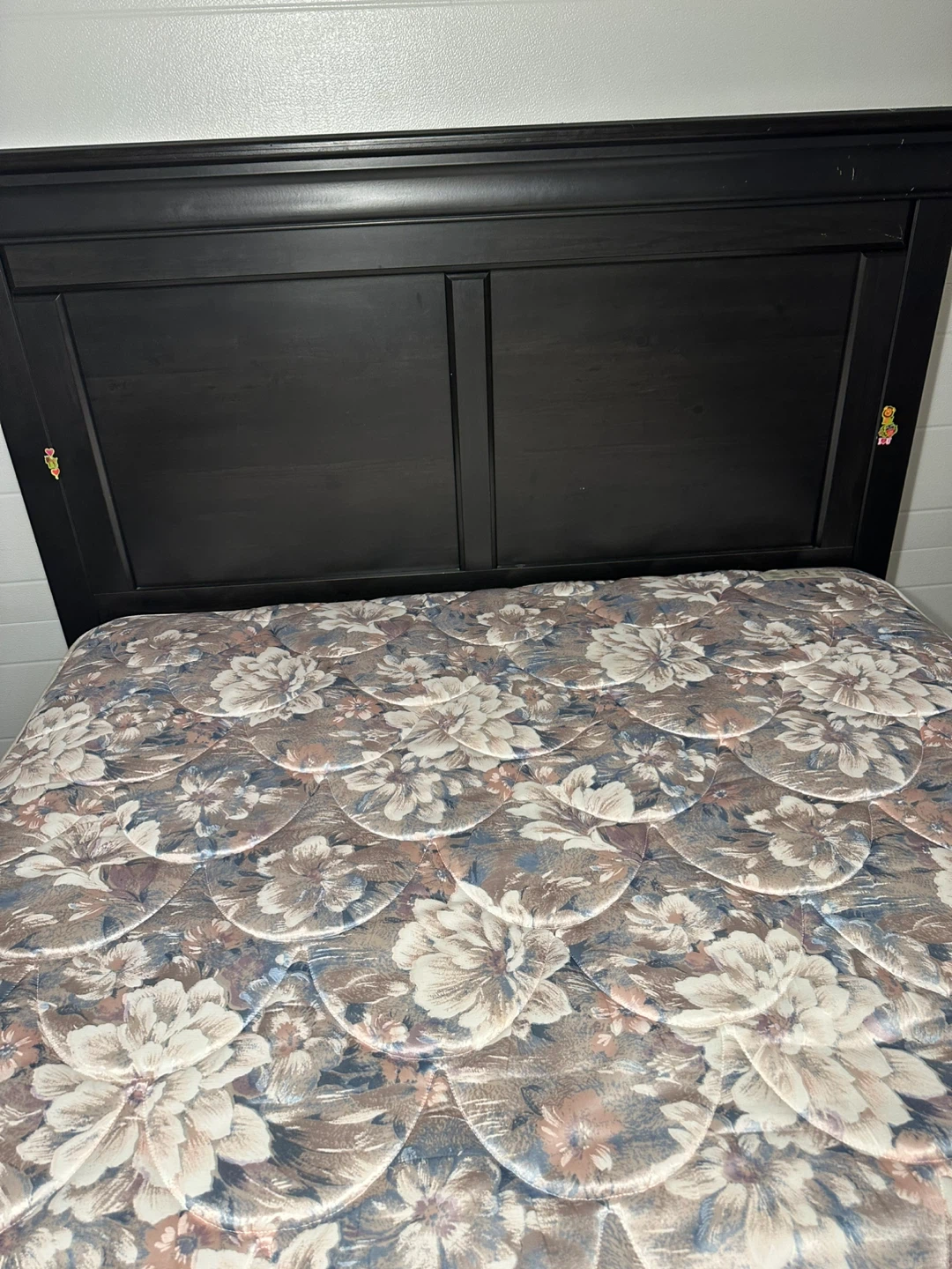 Queen Bed Set – Black Wooden Headboard with Mattress, complete - photo 4