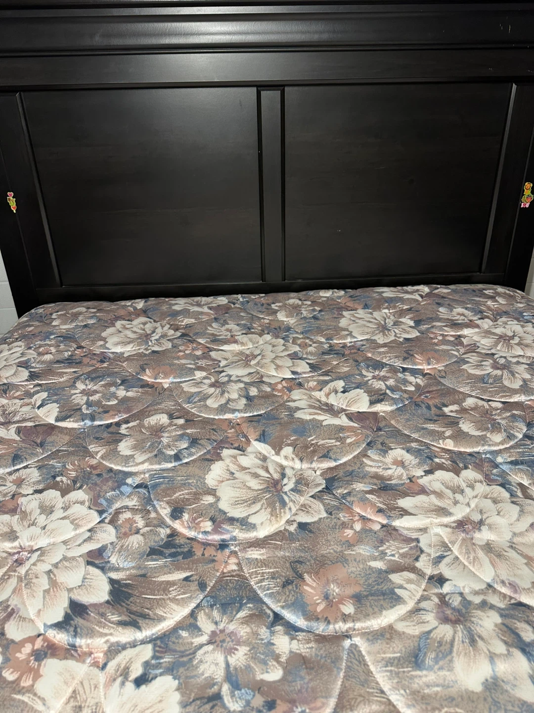 Queen Bed Set – Black Wooden Headboard with Mattress, complete - photo 3