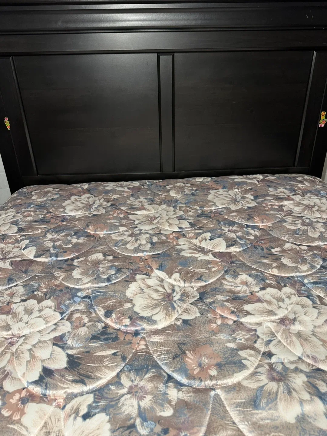 Queen Bed Set – Black Wooden Headboard with Mattress, complete - photo 3