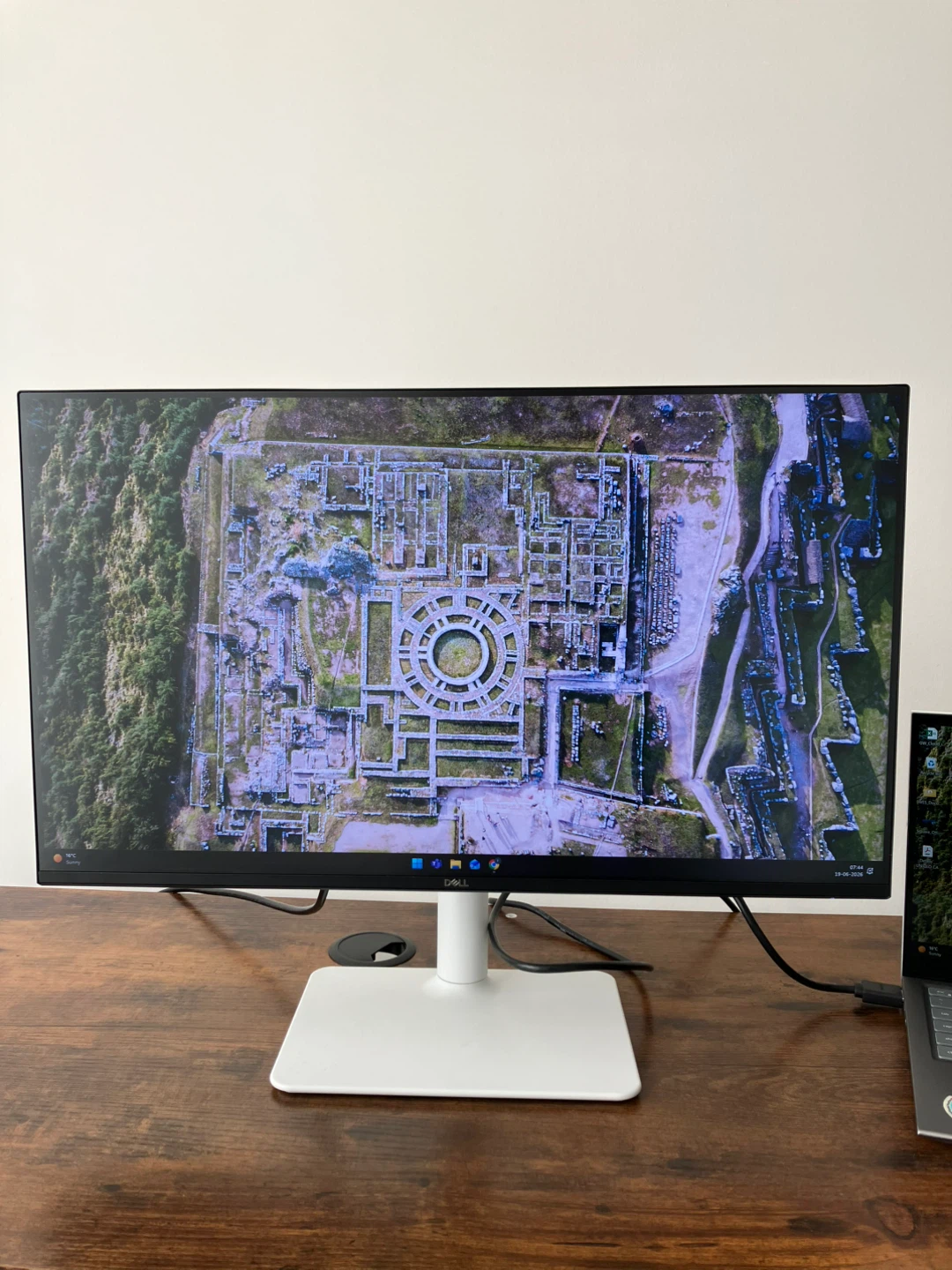 Dell S2425HS 24” Full HD IPS Monitor – White  – Adjustable Stand