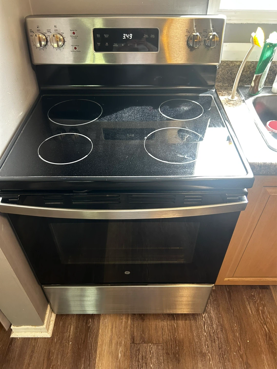 GE Electric Coil Top Stove with Oven - photo 2