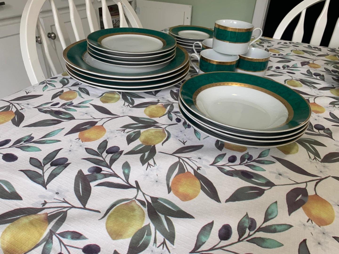 Green and Gold Trimmed Dinnerware Set - photo 5