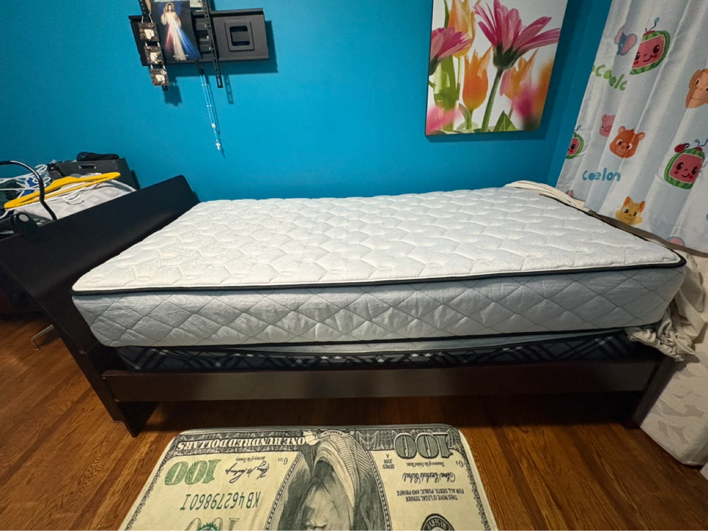 Bedframe with Mattress