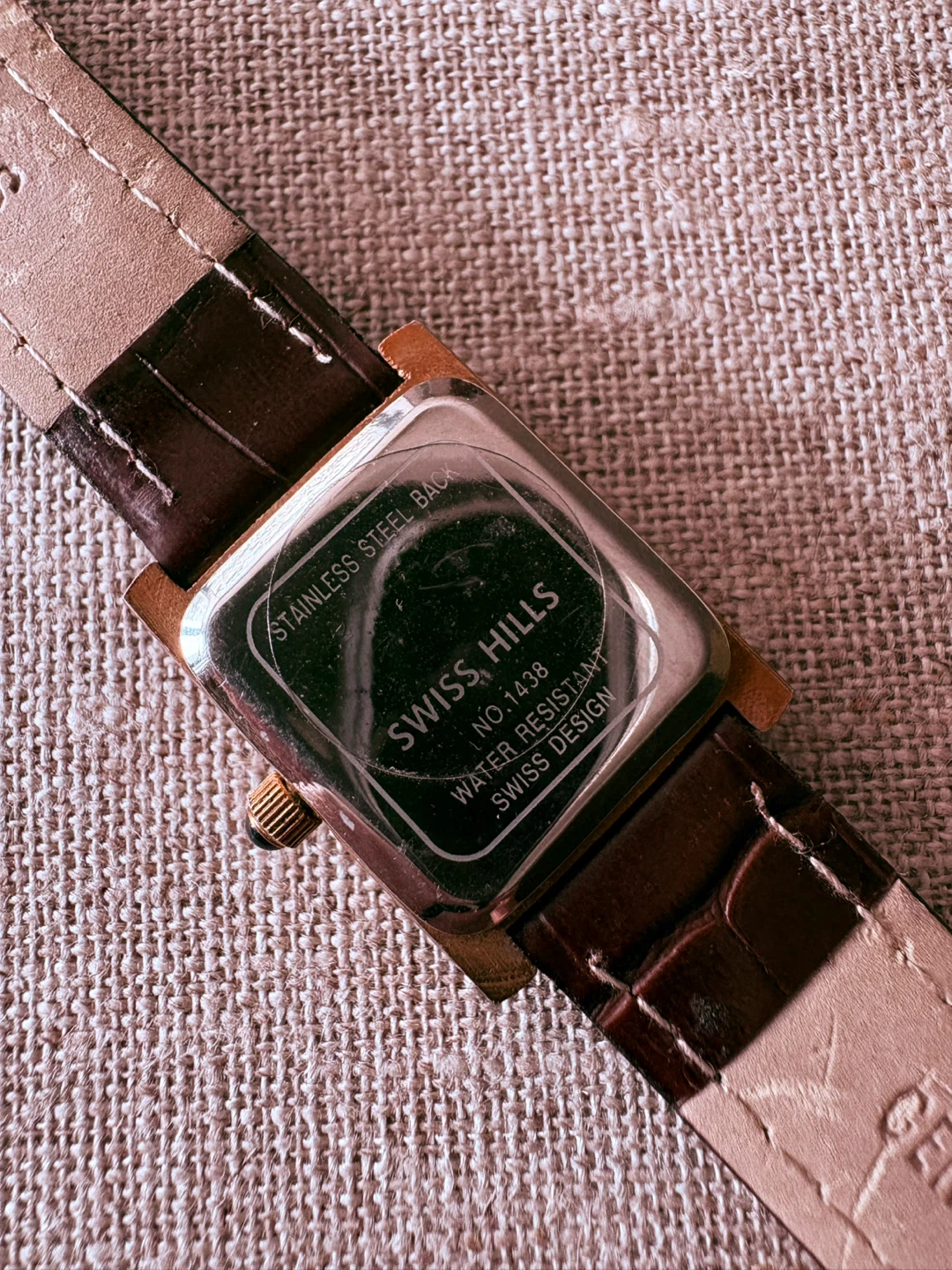 Swiss Hills Women's Quartz Watch, leather wrist band - photo 2