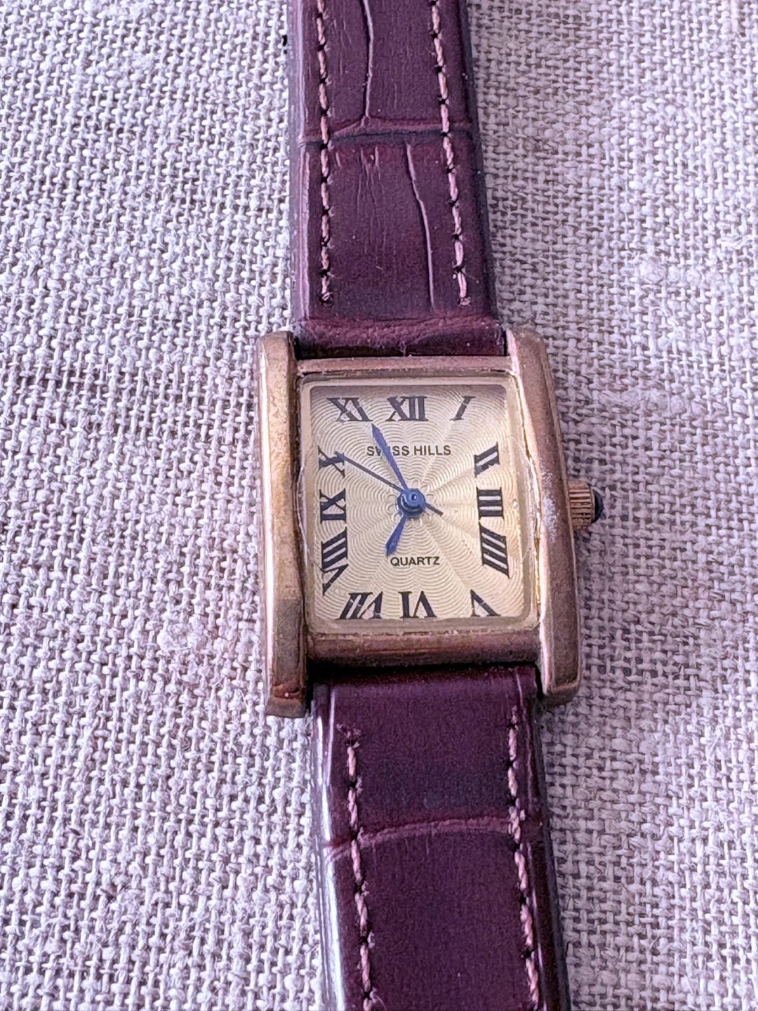 Swiss Hills Women's Quartz Watch, leather wrist band