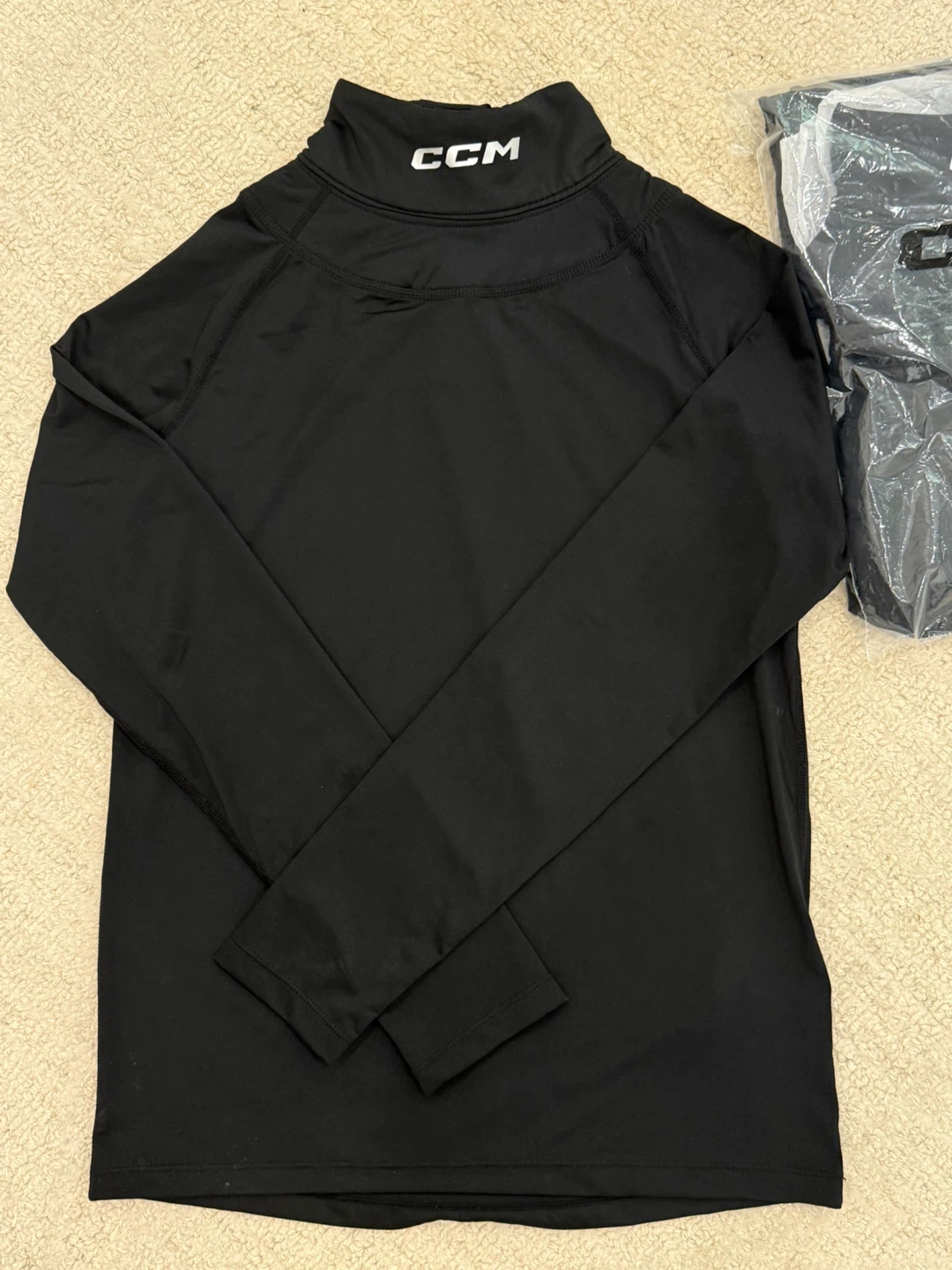 CCM YOUTH COMPRESSION LONG-SLEEVE NECK PROTECTOR - photo 2