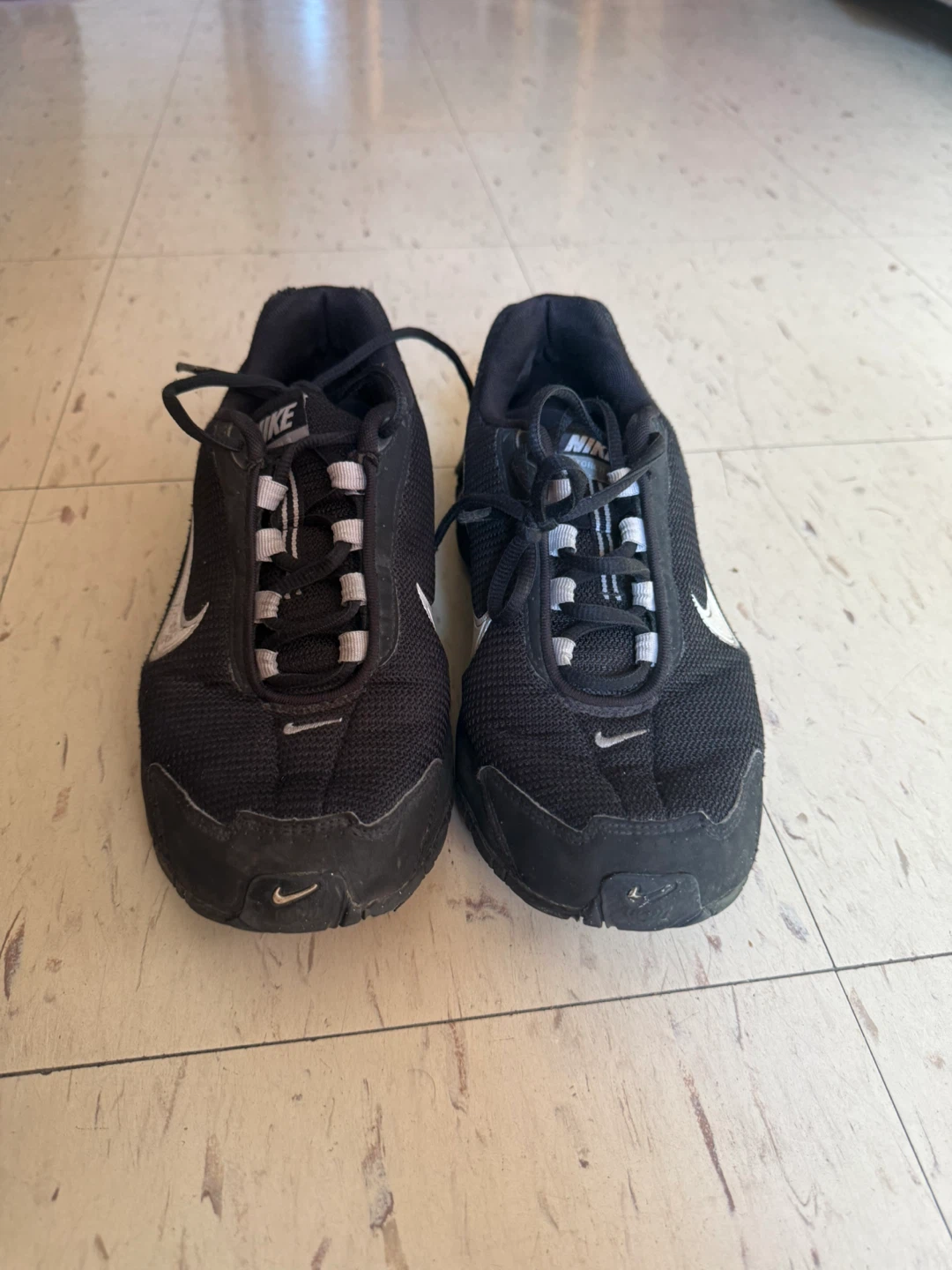 Nike Air Max Running Shoes size 8.5 men’s - photo 4