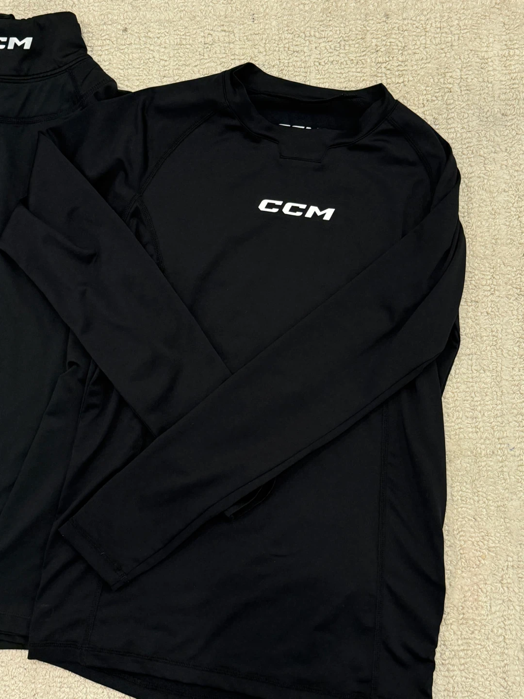 CCM YOUTH COMPRESSION LONG-SLEEVE NECK PROTECTOR - photo 3
