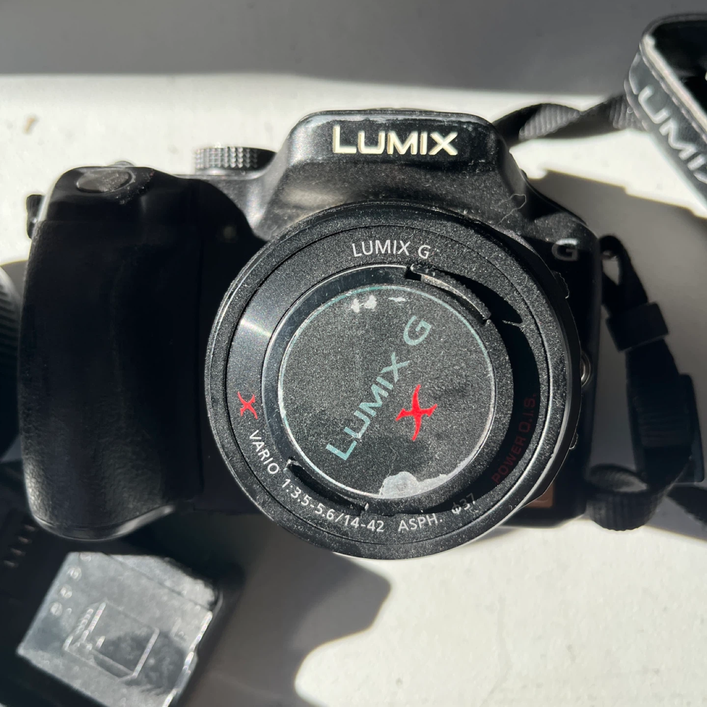 Panasonic Lumix G Camera with Lens and Charger - photo 2
