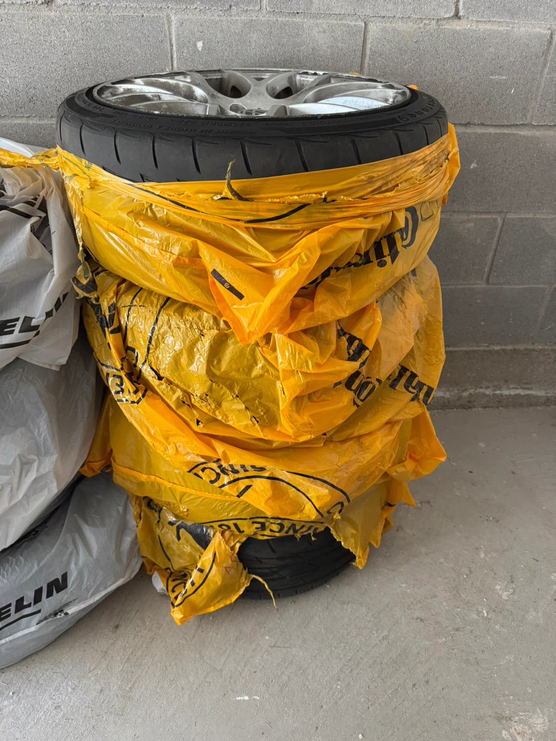 Alloy Wheels with Tires - photo 2