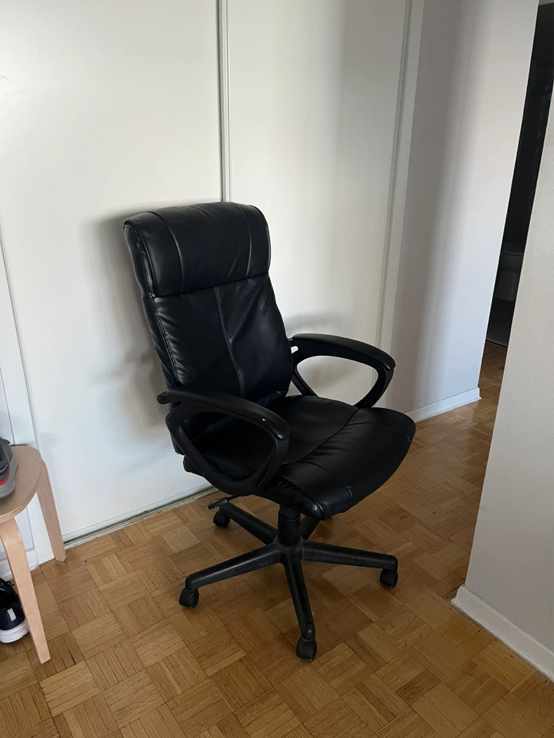 Black Faux Leather Office Chair - photo 2
