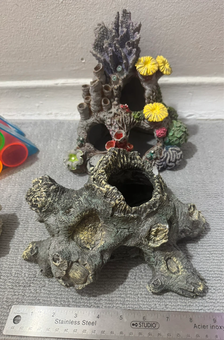 Aquarium cave decorations