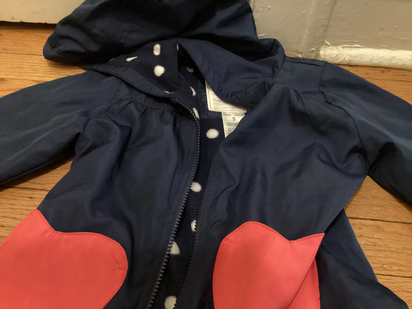 ⚽️ Size 5 Carter's Navy Blue rain Jacket with Pink Hearts Size 5