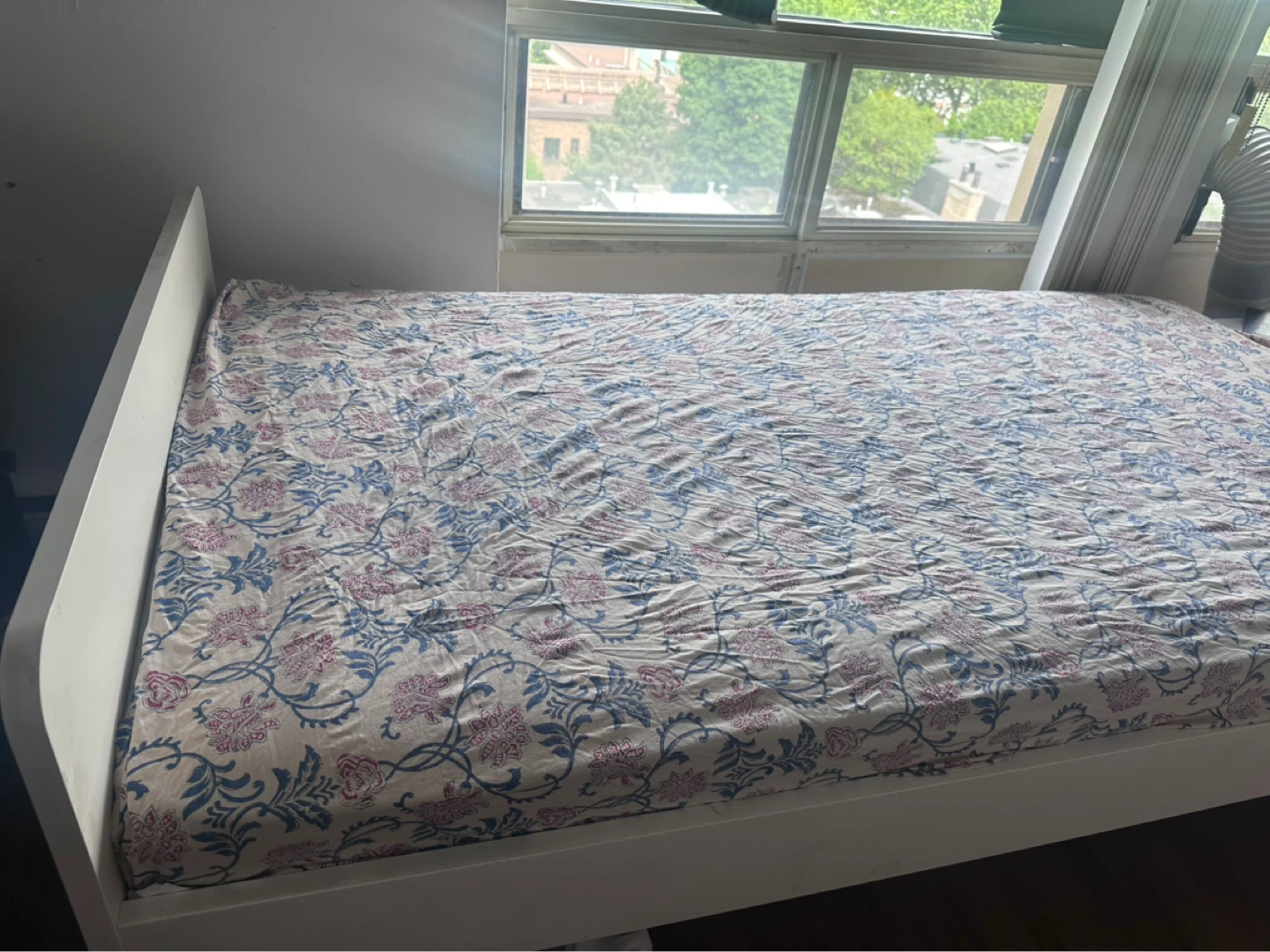 White Modern Bed Frame and mattress - photo 2