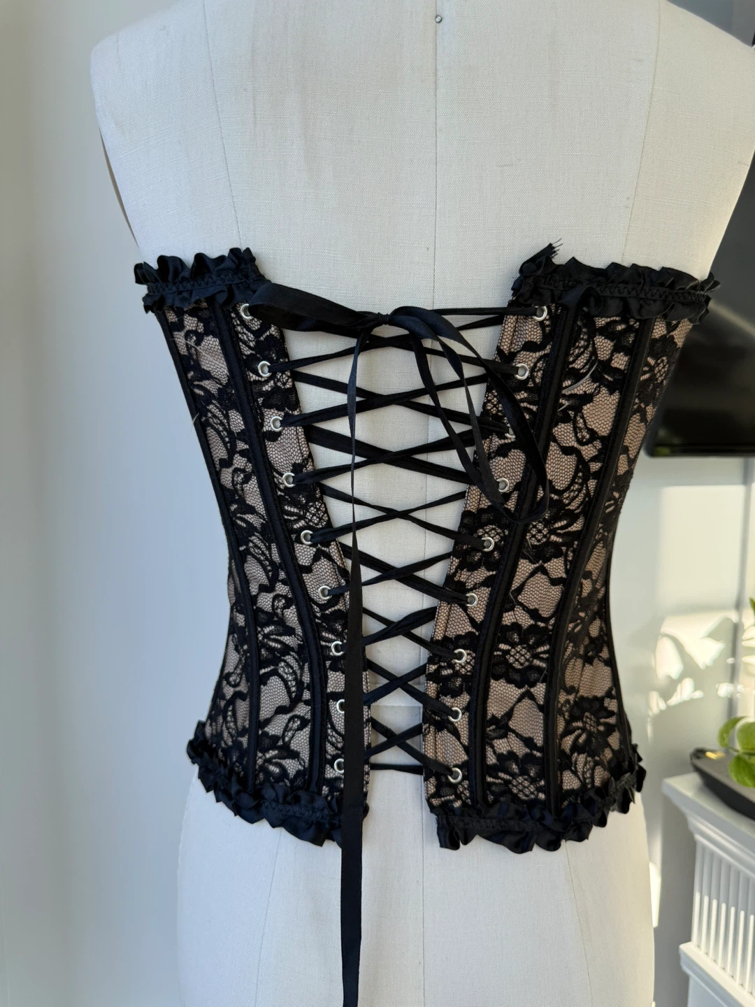 ⚽️Black Lace Corset size small - photo 4