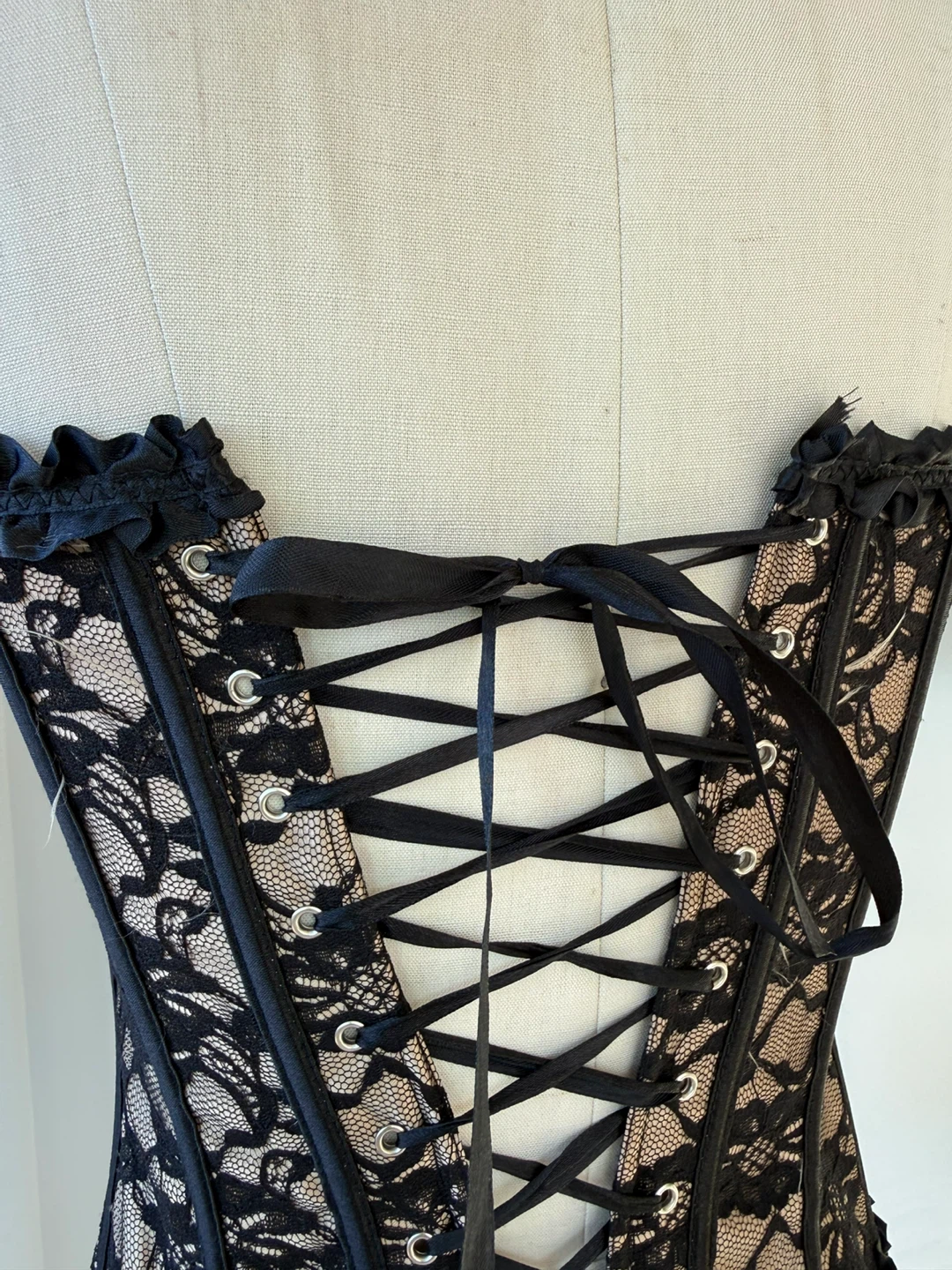 ⚽️Black Lace Corset size small - photo 5