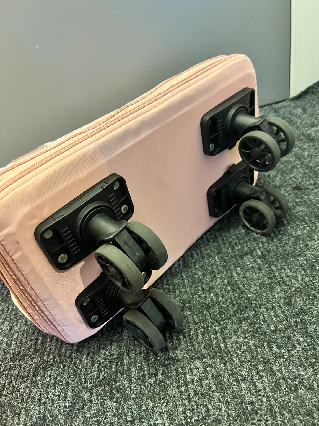 Pink Travel Duffle Bag with Wheels - photo 5
