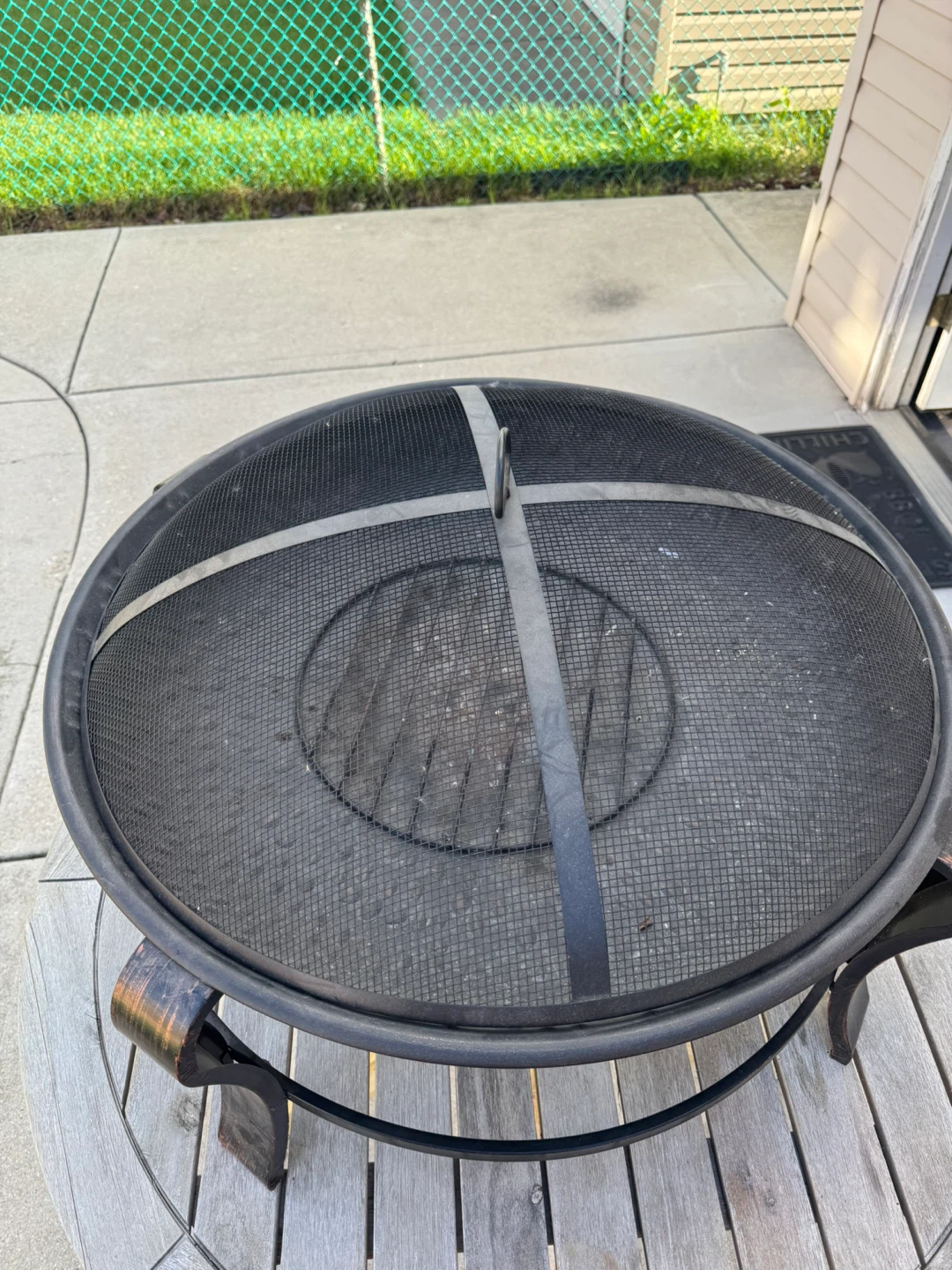 Black Metal Fire Pit with Lid - photo 2