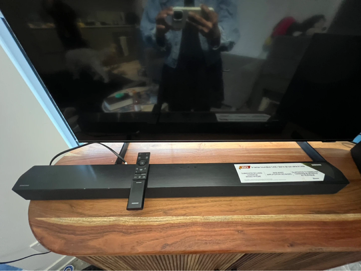 Full set- samsung tv sound bar, speaker, console table real wood