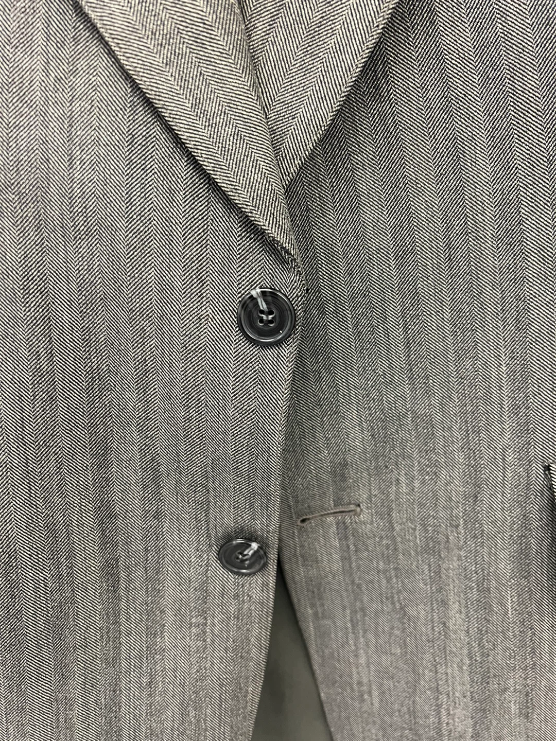 Men's Grey Herringbone Suit Jacket and Vest - photo 2